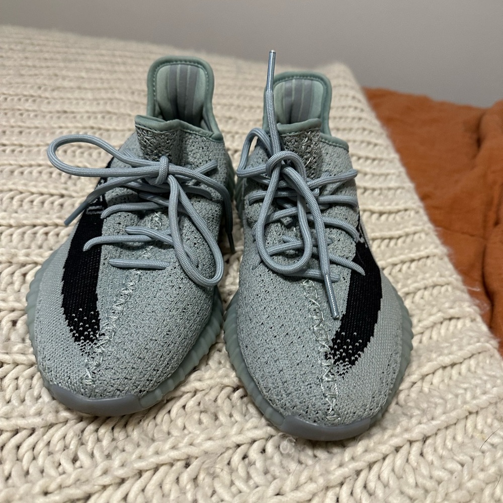 Adidas Yeezy Boost 350 V2.